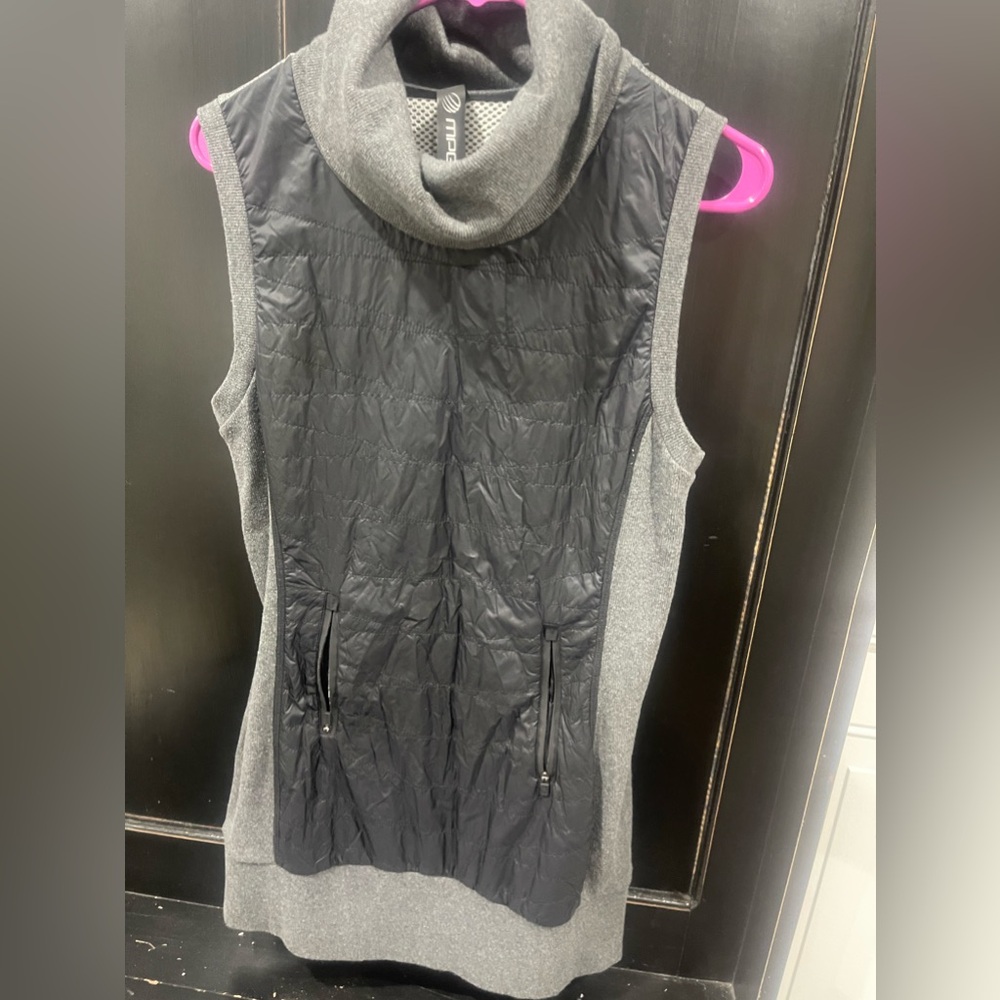 Women’s sleeveless sport tunic, great condition size M